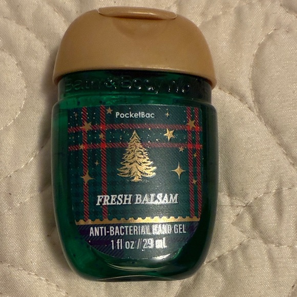 Bath and Body Bundle with Red Slippers with White Fleece Lining - Picture 5 of 5